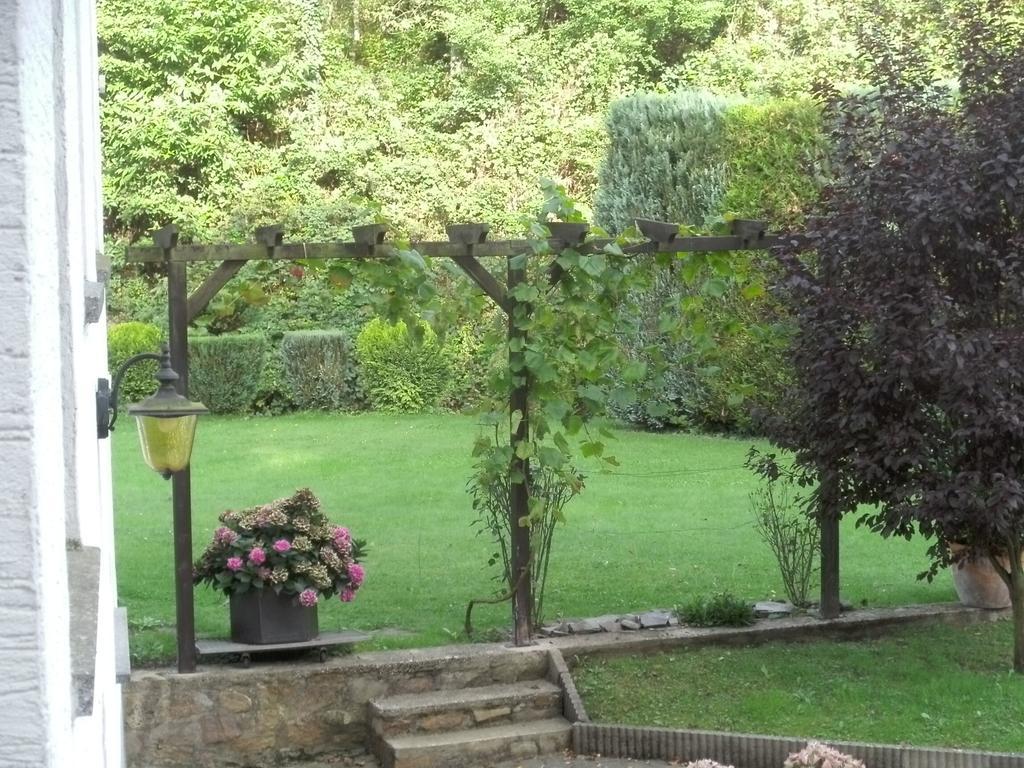 Pension Waldfrieden Maring-Noviand エクステリア 写真