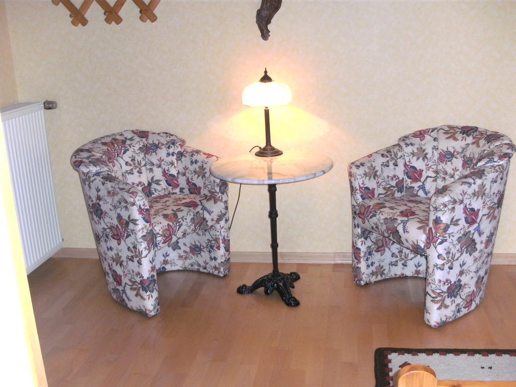 Pension Waldfrieden Maring-Noviand エクステリア 写真