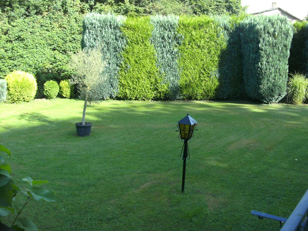 Pension Waldfrieden Maring-Noviand エクステリア 写真